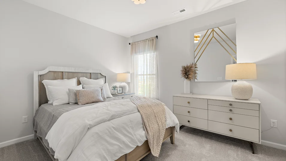 2572 Medallion II Bed4 1of3 F1 8 27 25