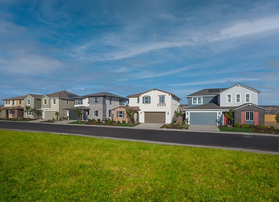 LSC_SilverKnoll_RussellRanch_Pic_Streetscape
