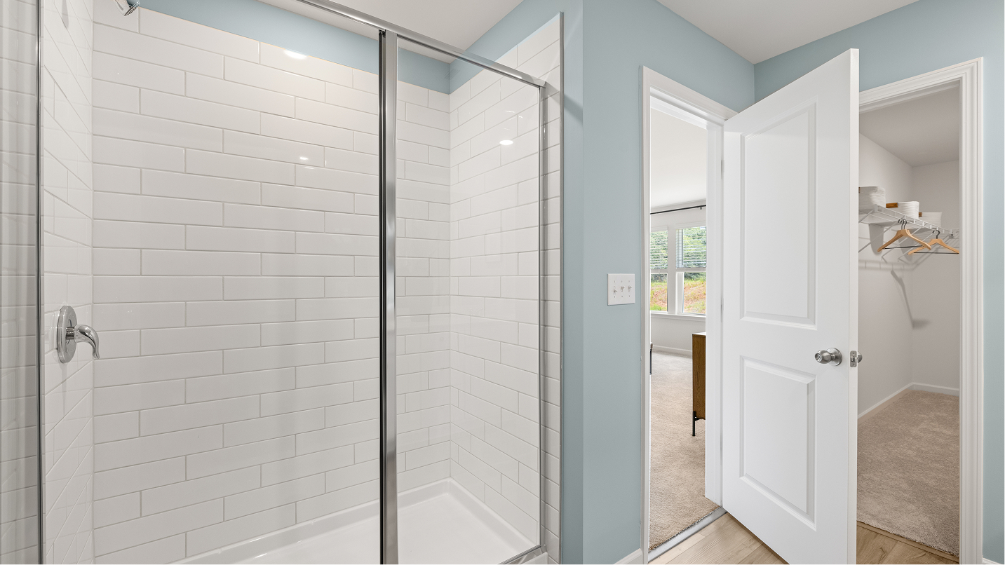 4257 Hawkins Owners Bath 2of2 F2 Base3 081325