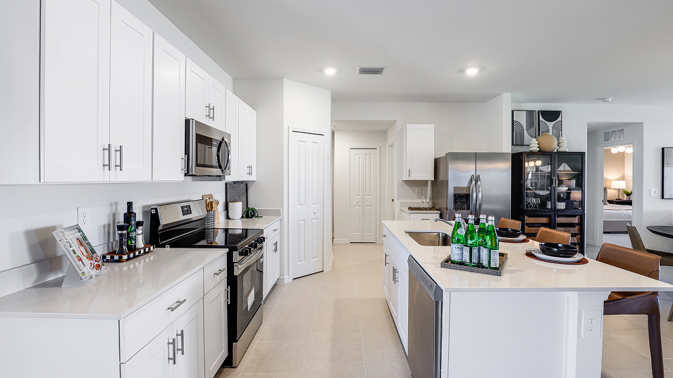 Florida Core P004 Frontier Kitchen 1of5 F1 Base6 10 24 25