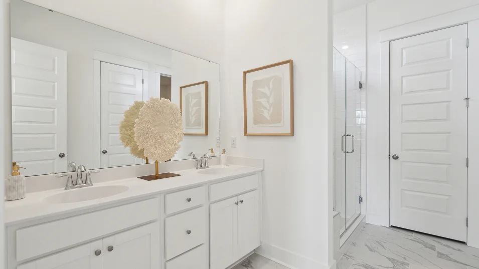 2663 Hayden Owners Bath 1of2 F1 073125