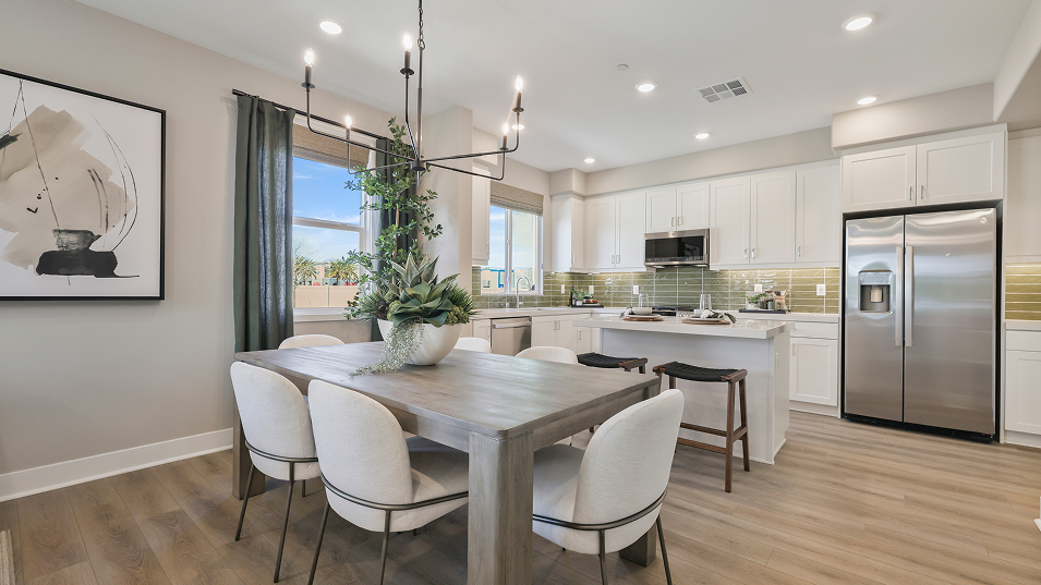 Brio Res4 Dining 2of3 F1