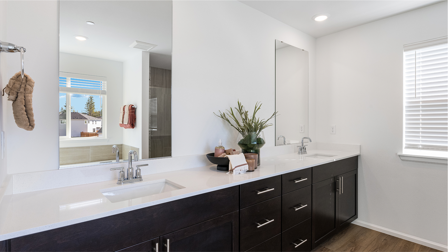 3360 Lilac Owners Bath 1of2 F2