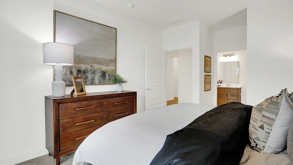 9251 Patoka Bed2 3of3 F1
