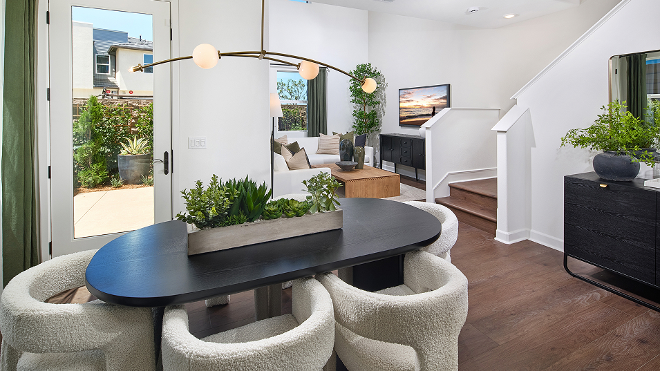 Radius Hill District Res4 Dining 1of2 F1