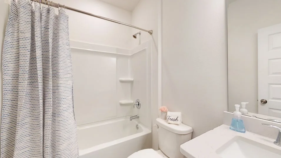 Medallion II Bath 3