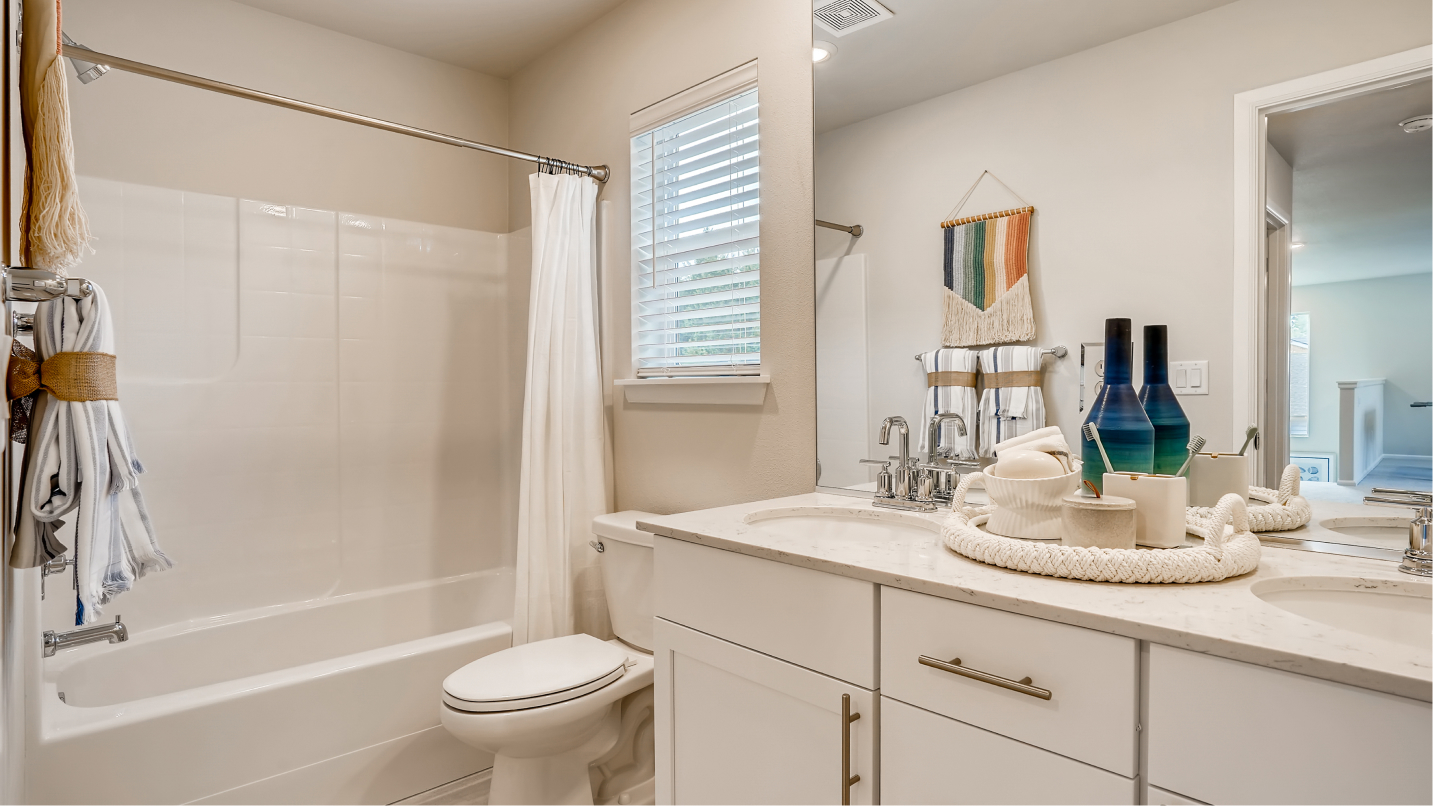 2551 Davenport Bath3 F2