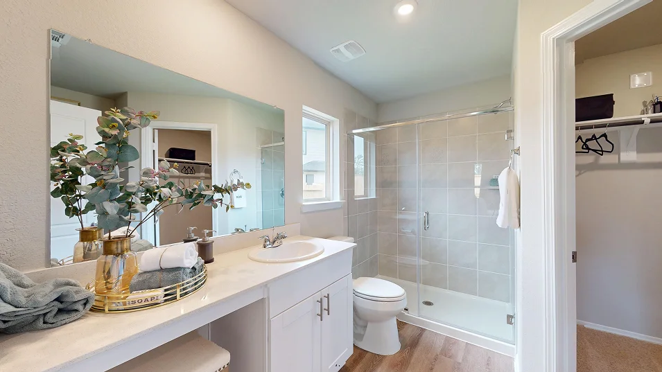 Taylor Core R460 Ridgeland Owners Bath Matterport F1 5 7 25