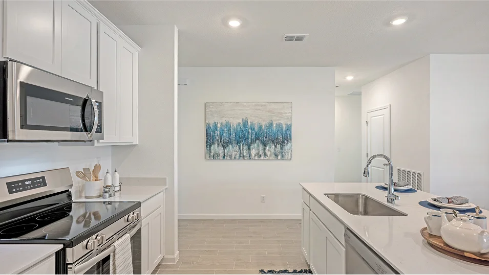 2106 Charle II Kitchen 2of9