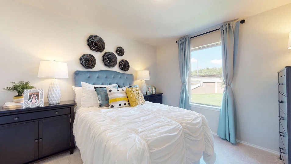 Taylor Core C350 Chelsey Bed3 1of2 F2 5 15 25