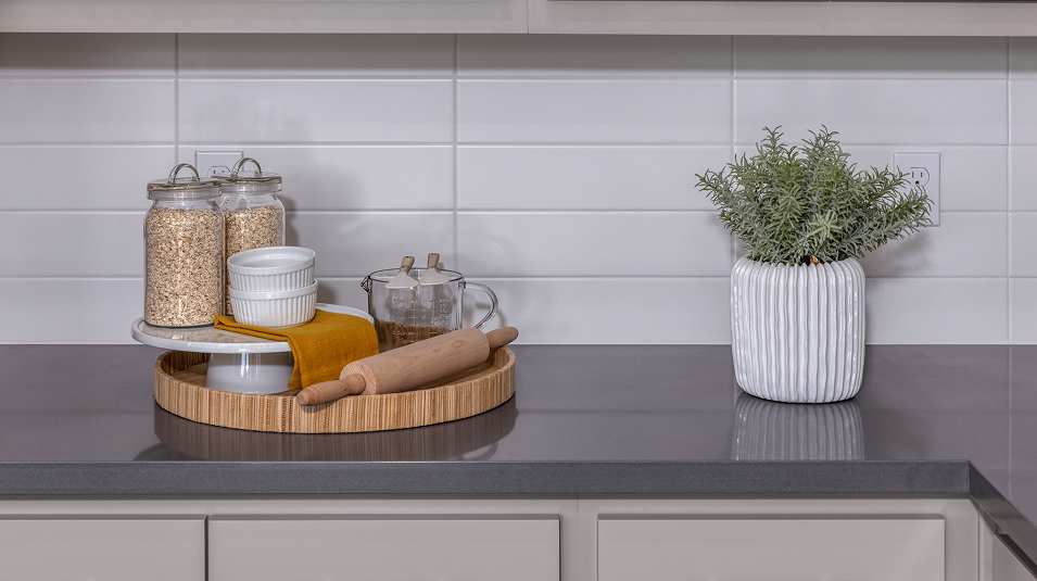 Maggiore Lakeshore Res3 EI Kitchen Backsplash