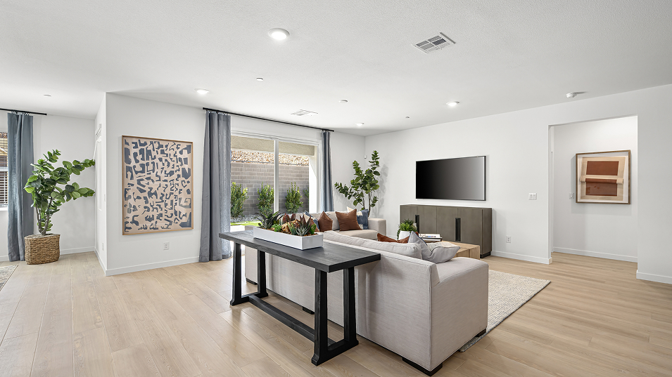 2668 Antoinette Living 2of3 F1 Base2