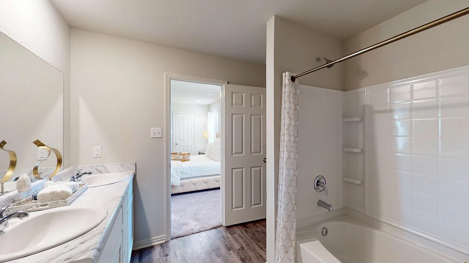 Taylor Core T050 Taylor Owners Bath 2of2 F1 jpg 5 13 25