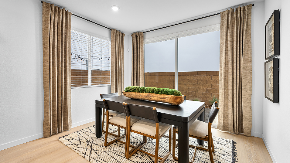 2770 Alice Dining 1of2 F1 Base2