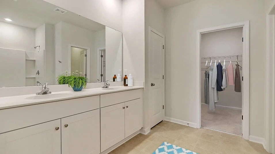 Hartford Owners Suite bathroom