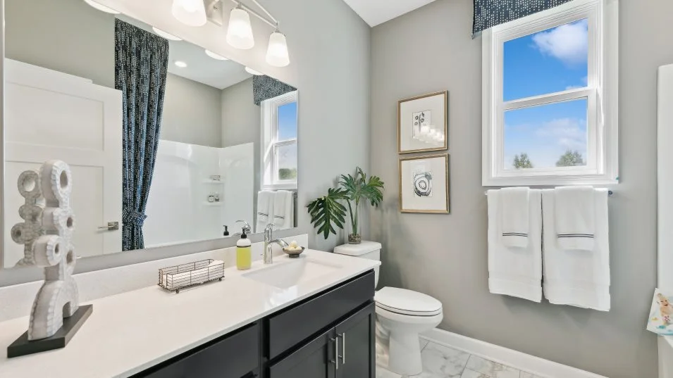 Buckingham Bathroom 2