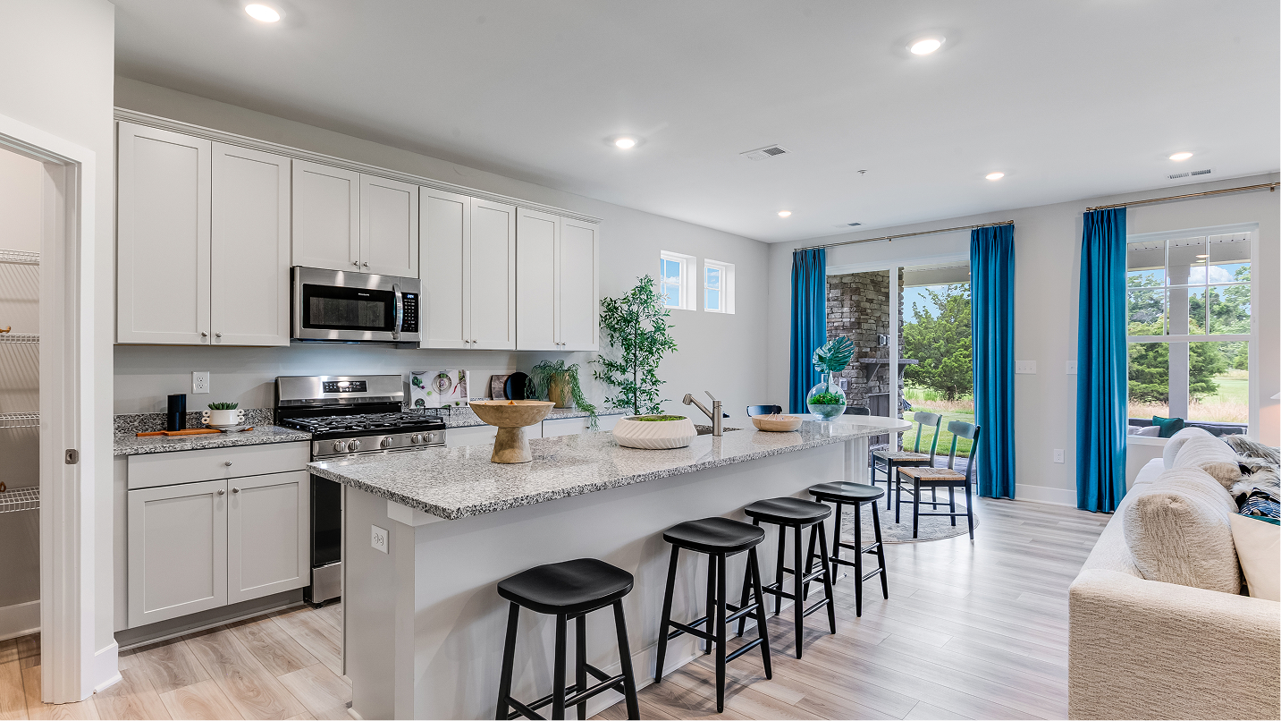 2540 Clearwater Kitchen 1of4 F1 081925