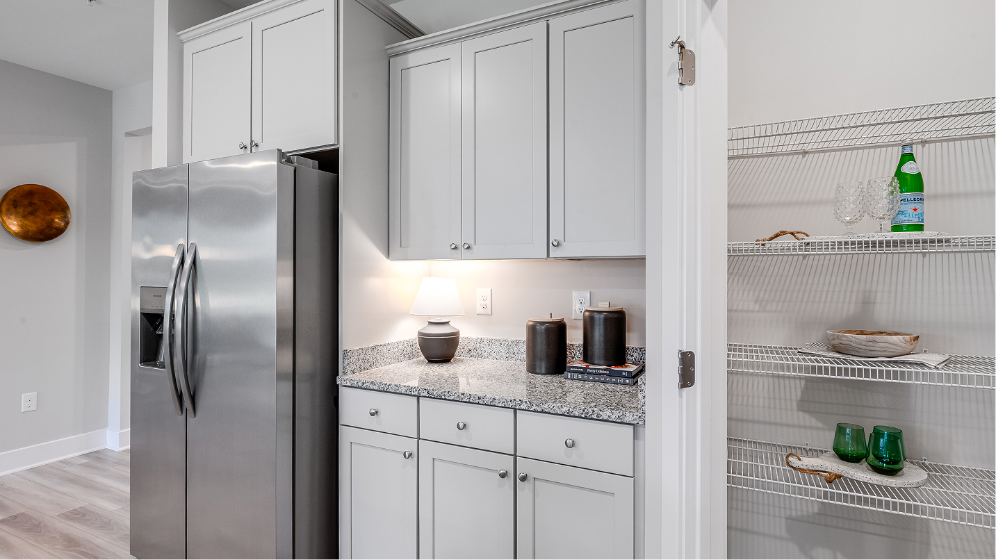 2540 Clearwater Kitchen 2of4 F1 081925