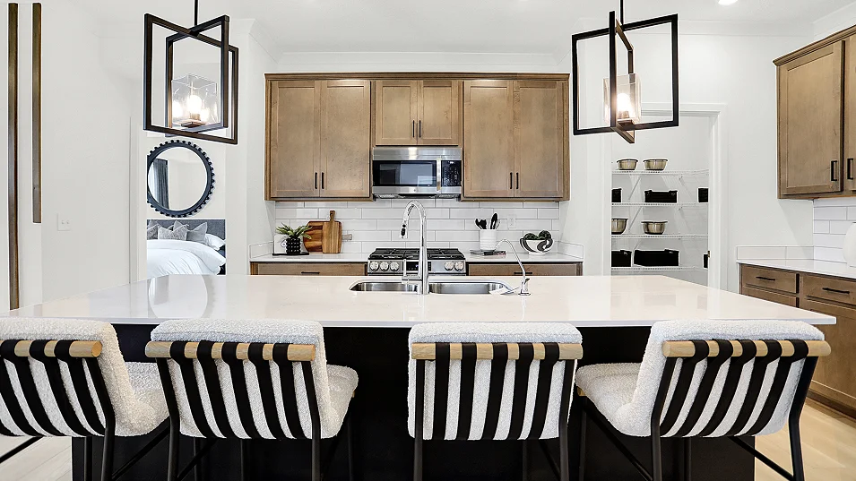 9232 Fletcher Kitchen 3of5 F1 Base2