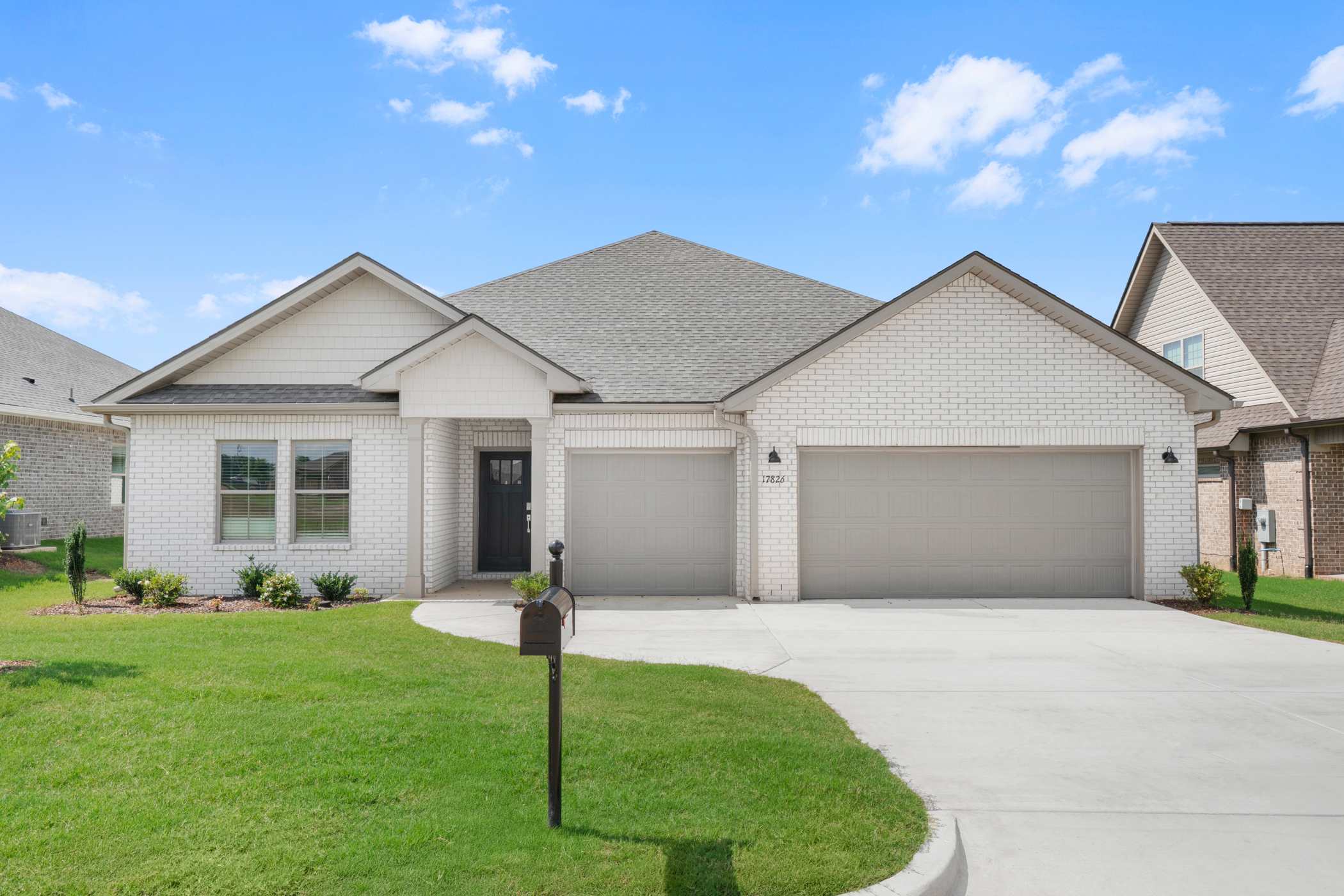 Whispering Pines Medallion I I11 Front Exterior 1of2