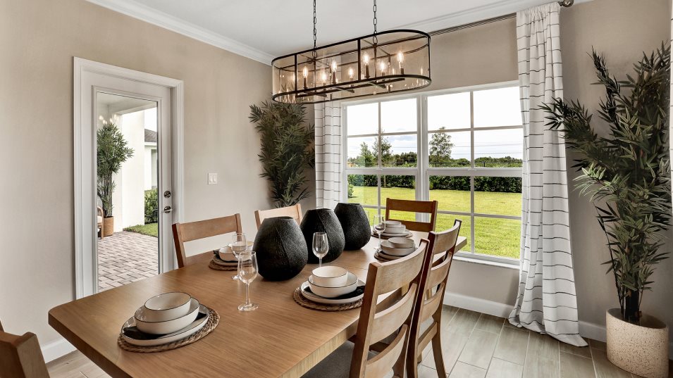 Hydrangea dining room