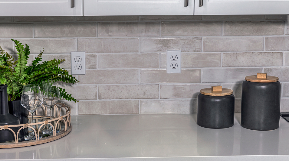 Turano Lakeshore Res2 EI Kitchen Countertops
