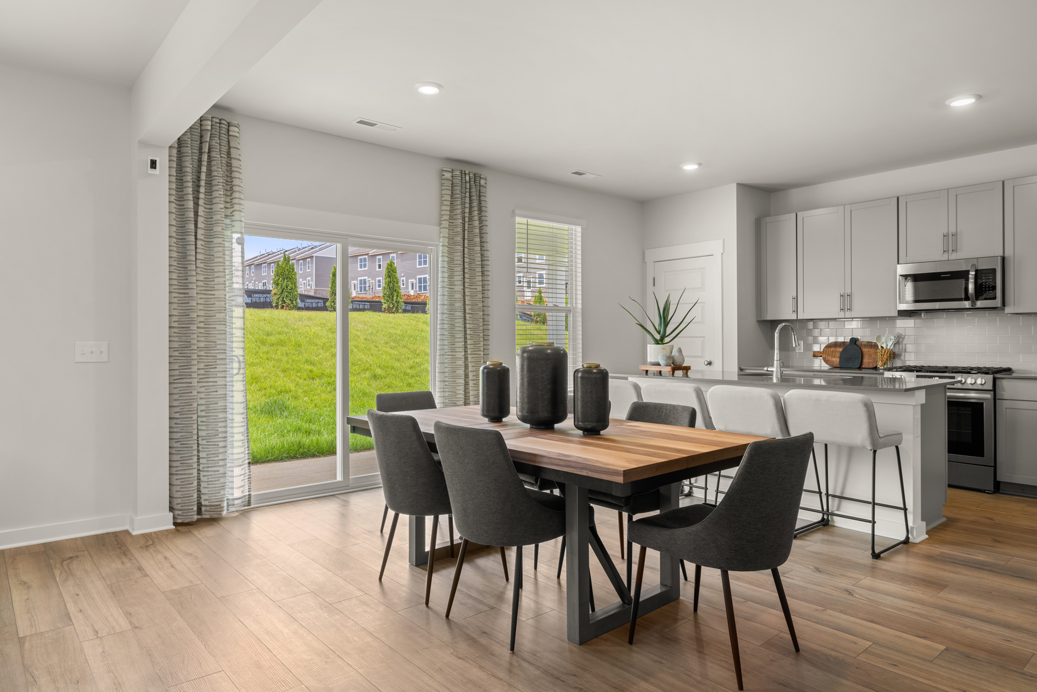 Drumwright Kingston Dining 1of3 F1