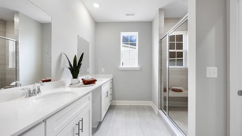 1833 Davenport Owners Bath 2of2 F1 4 15 25