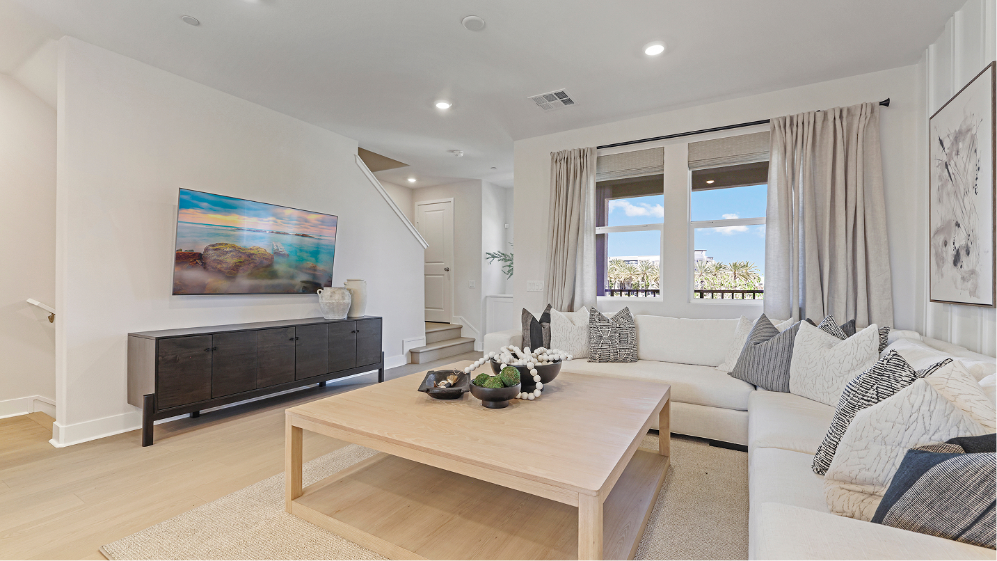 Brio Res2 Living 1of3 F2