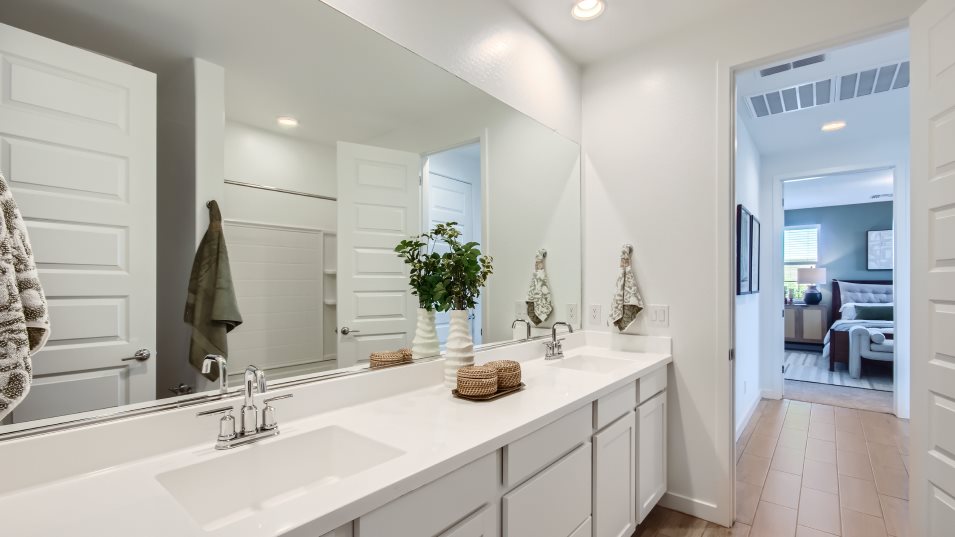 Clark II Bathroom 2
