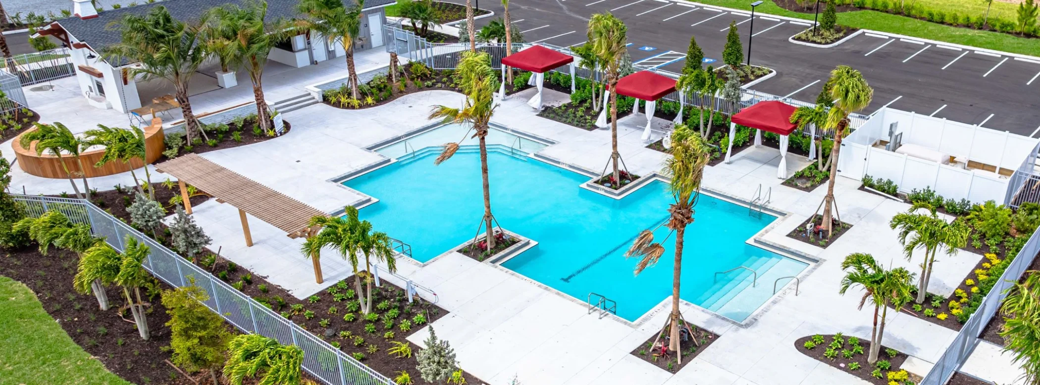 Aerial view of the Lakespur at Wellen Park Pool