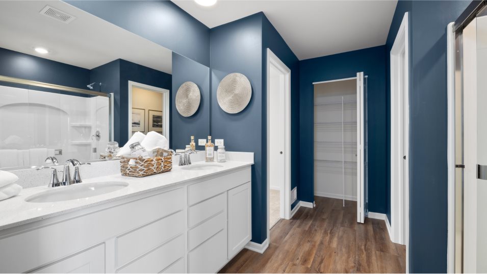 Fox Pointe Galveston Owners Bath 1of2 F2