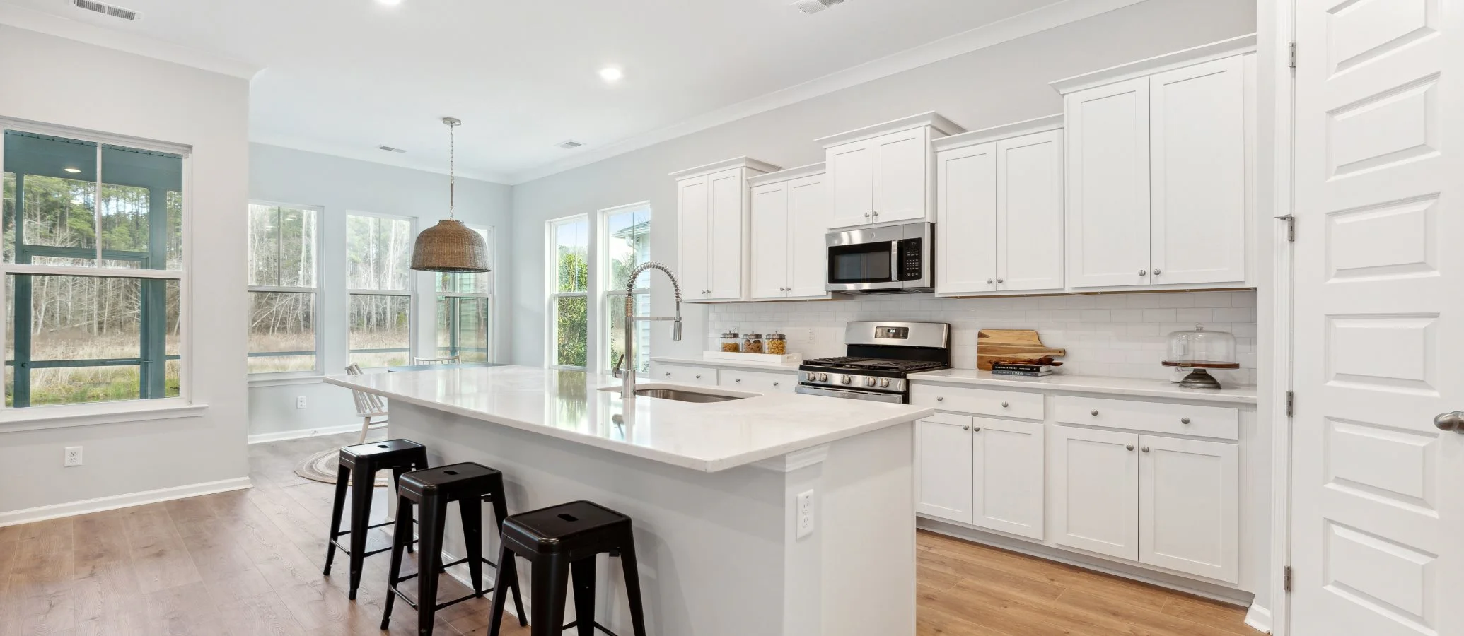 Lily kitchen