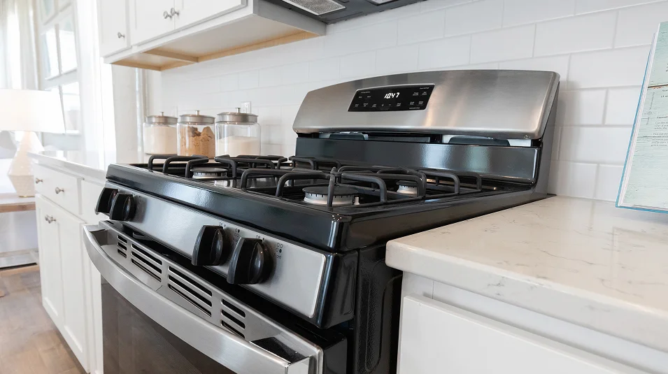 Arbor Lindera Preserve EI Kitchen Oven F1 071025