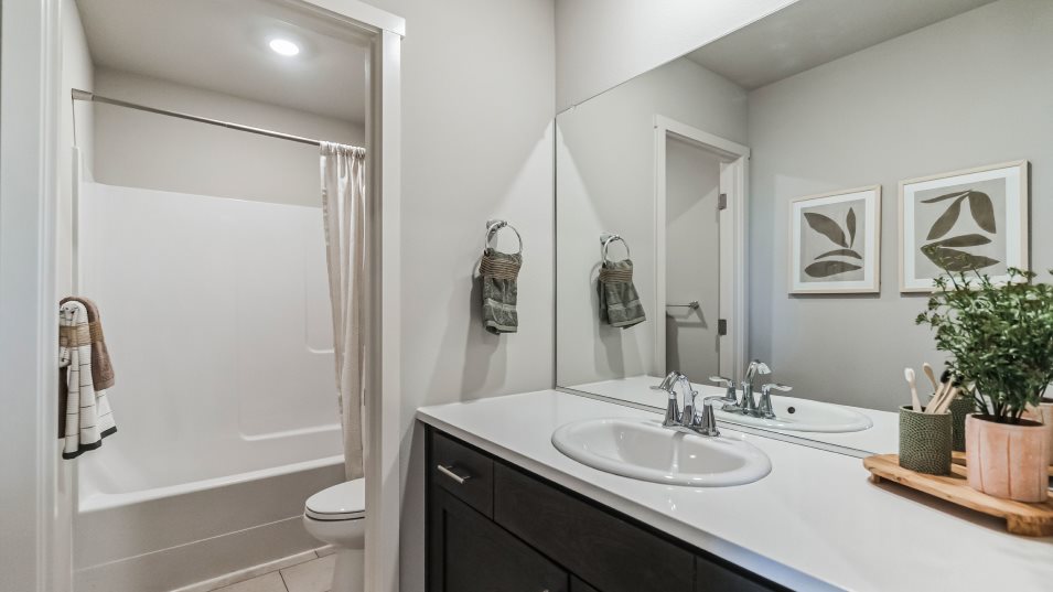 Kingsley Bathroom 2