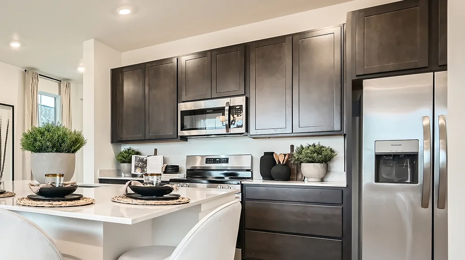 073125 1803 Plateau Kitchen 1of3 F1