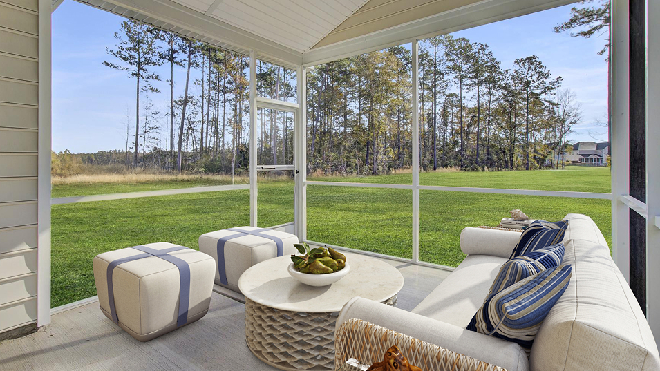 2673 Henninger Opt Porch F1 061325
