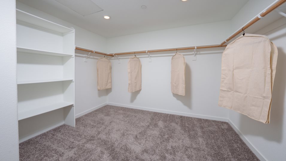 Rio Del Oro Residence 2179 walk in closet