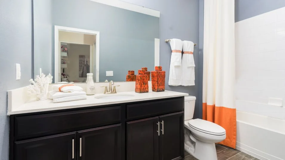Bourne II second bathroom