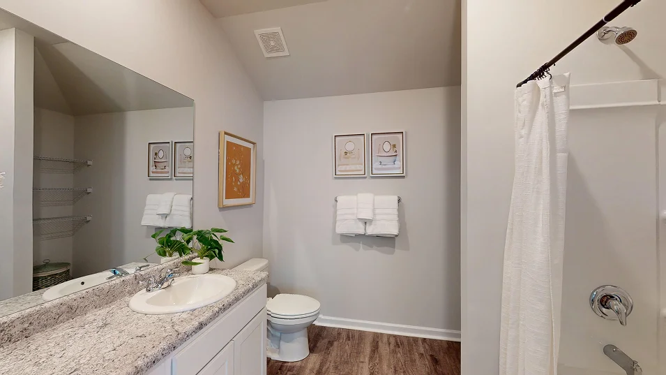 Taylor Core F500 Foster II Owners Bath Matterport F1 Base2