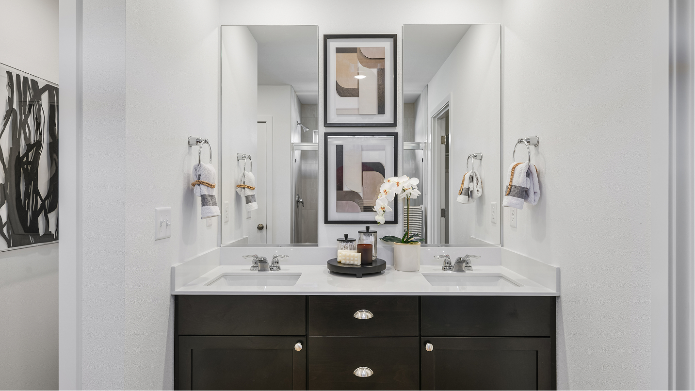 1704 Sherwood Owners Bath F1 Base2