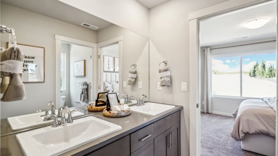 Leverich Bathroom 2
