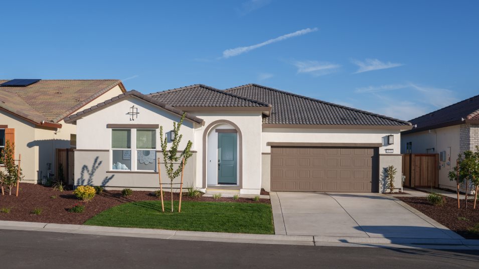 Residence 2423 Front Exterior