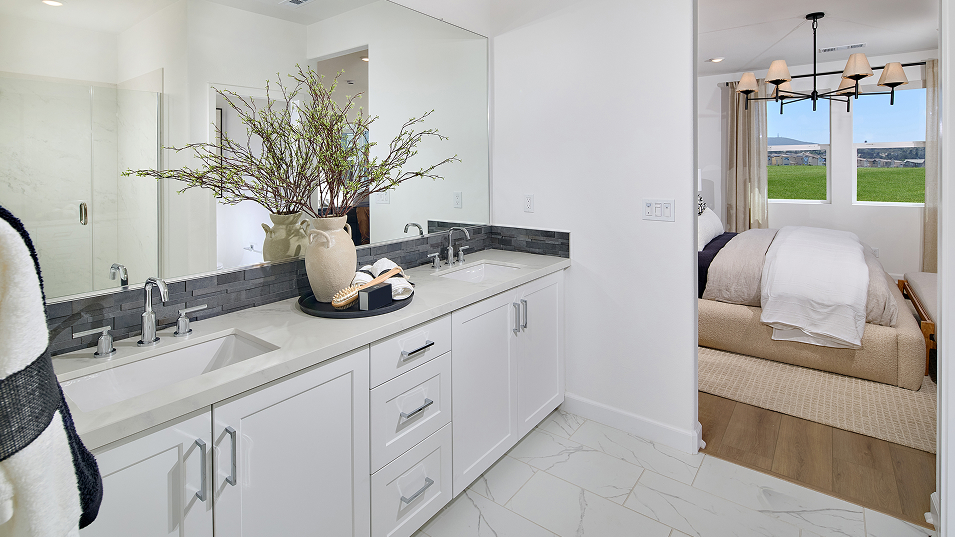 Radius Hill District Res1 Owners Bath F2