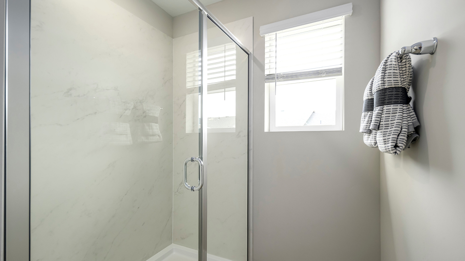 1714 Res M Owners Bath 2of3 F2 Base3