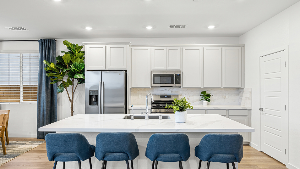 2670 Carol Kitchen 1of4 F1
