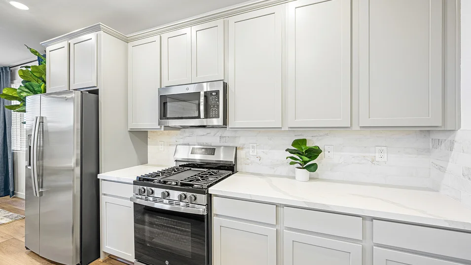 2670 Carol Kitchen 3of4 F1