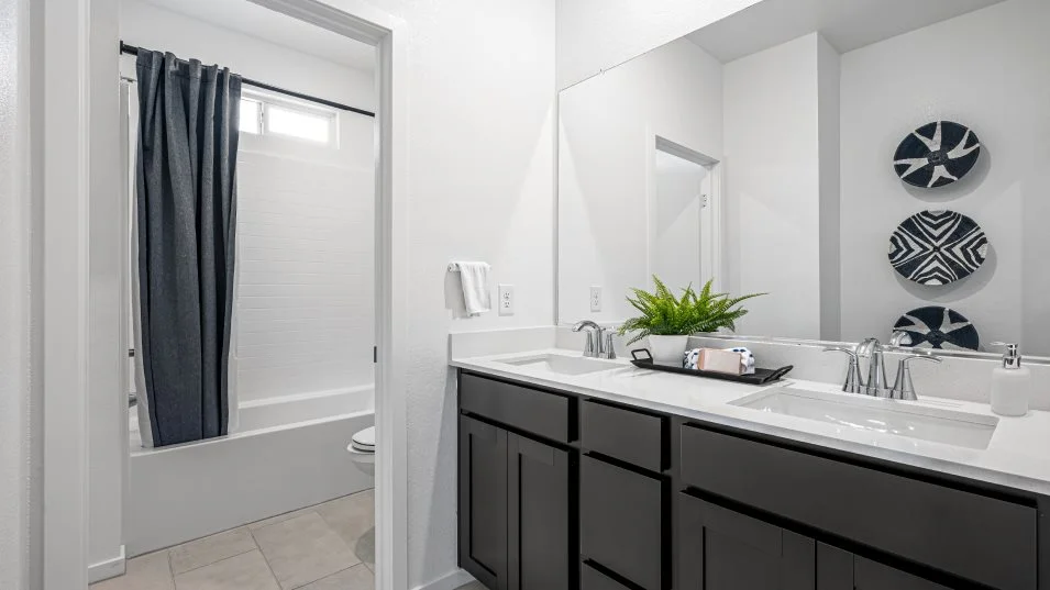 Elliot Bathroom 2