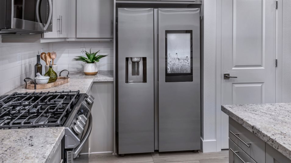 Refridgerator