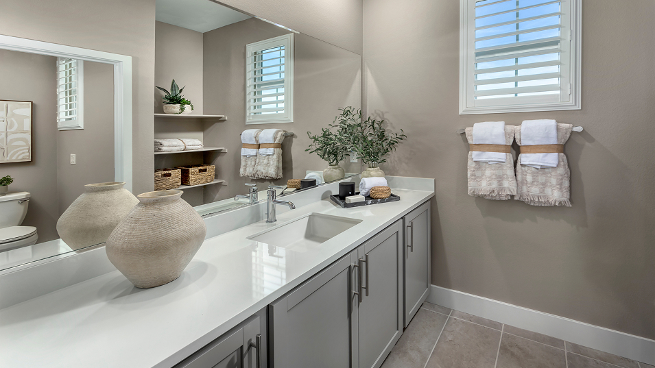 Gilmore Denali Dutra Bath2 F2